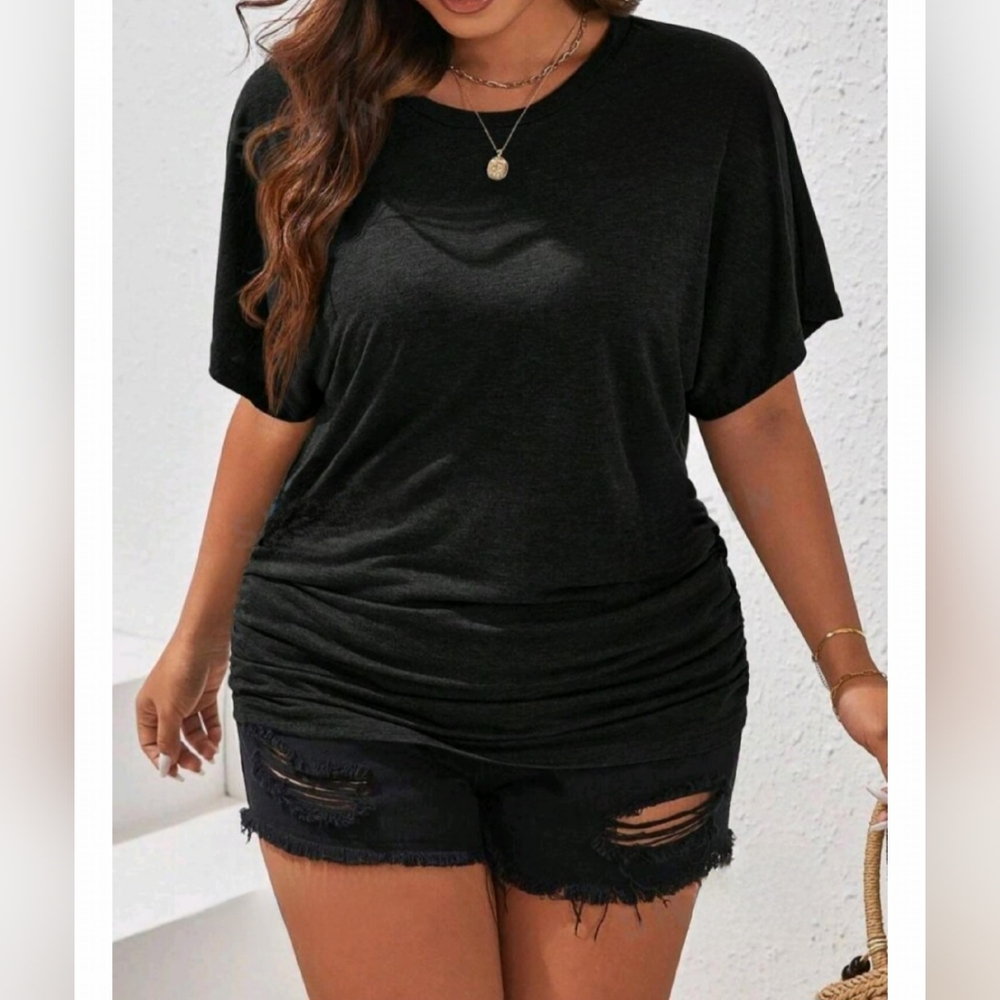 Plus Size ruched Top 🖤